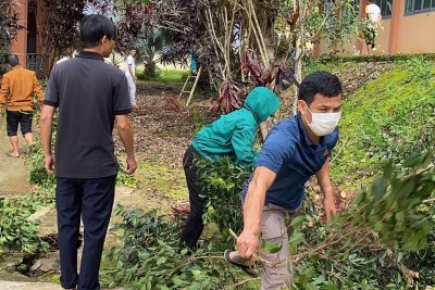 LAO ĐỘNG, VỆ SINH CHUẨN BỊ ĐÓN HỌC SINH TRỞ LẠI TRƯỜNG SAU KỲ NGHỈ HÈ