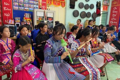BẢO TỒN VÀ PHÁT HUY BẢN SẮC VĂN HÓA CÁC DÂN TỘC THIỂU SỐ TẠI TRƯỜNG DTNT ĐĂK GLONG